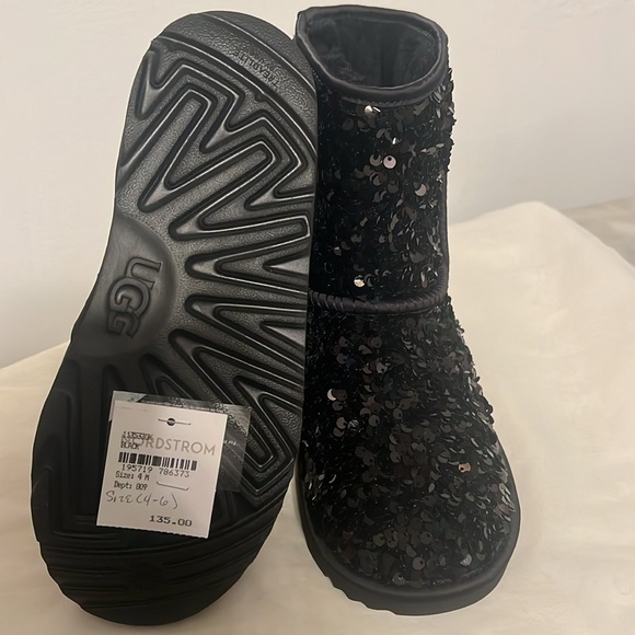 Girls Sequin UGG boots￼ - Picture 2 of 4